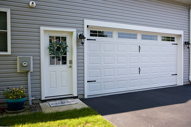 24/7 Emergency Garage Door Panel Replacement experts in Fife, WA